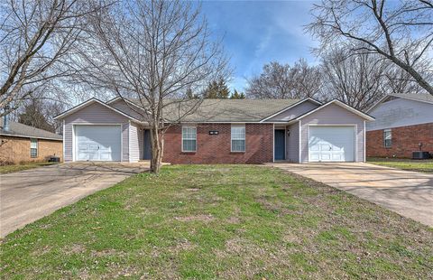 Townhouse in Fayetteville AR 1462 Boxley Avenue 19.jpg