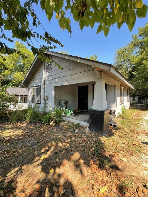 Nice home on large lot in S Fayetteville. Home features 2 bedroom, 1 bathroom, formal dinning room, wood floors throughout, new shower in bathroom, large laundry room, fenced in yard, granite tile countertops in kitchen, and all appliances.
