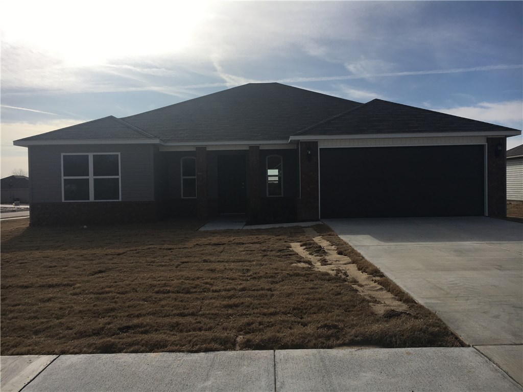 Awesome 4 bed 2 bath floorplan in Spingdale school district. Why rent when you can own for less?