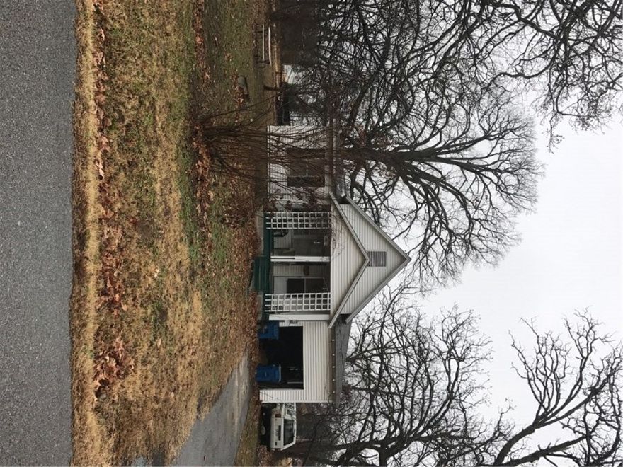 this listing includes two parcels of land ; benton county, arkansas tax parcel i.d.#01-02723-000 consisting of 0.39234 acre and #01-02722-000 consisting of 0.37272 acre with a total of .76506 acres property runs from s.w. d street to s.w. e street.