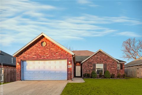 Photo of 3605 Amour Drive, Rogers, AR 72758 (MLS # 1331997)