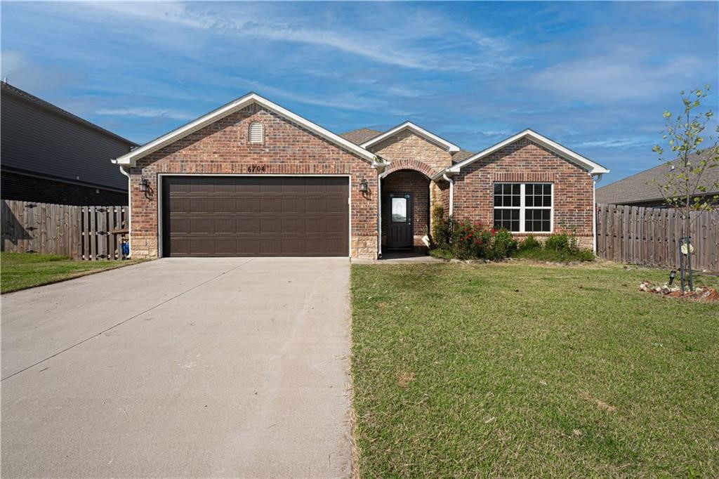 Welcome to your next home, this 4bd 2ba split floorplan with large open living, dining and kitchen area with lots of natural light. Kitchen features a large island and an abundant amount of counter space. Spacious master suite/bathroom with oversized walk-in closet. Covered patio for those relaxing evenings and nice large fenced back yard. Solar Panels, Refrigerator, Washer and dryer included. Background and credit check required.