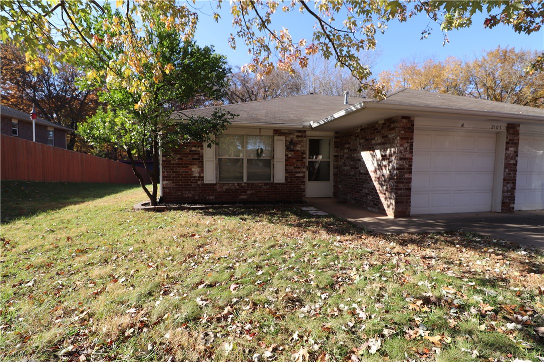 Just off N Walton Blvd and nearby to mountain bike trails and a dog park. 1,258 +/- Sq ft duplex with 2 bedrooms, 2 baths, large living room, walk in closets, and a private backyard. Refrigerator and lawn care included.