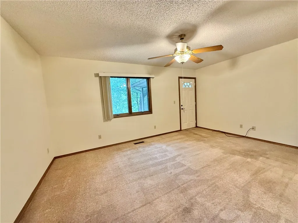 Bella Vista, Arkansas 72715, United States, 4 Bedrooms Bedrooms, ,3 BathroomsBathrooms,Residential,Active,214707