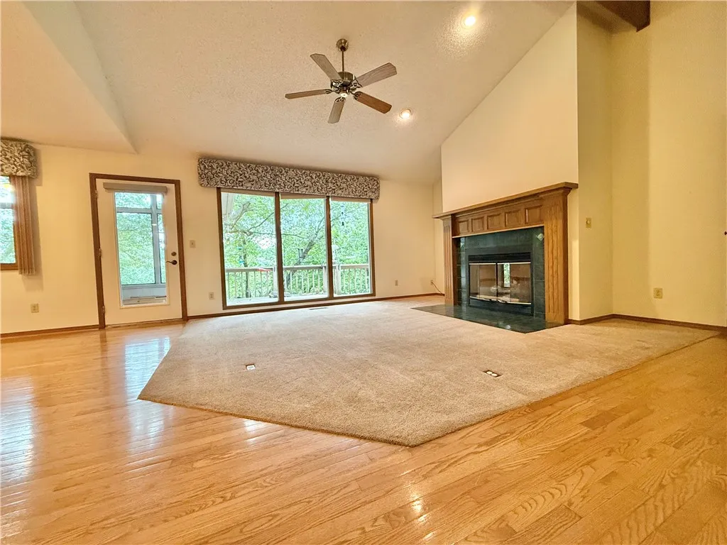 Bella Vista, Arkansas 72715, United States, 4 Bedrooms Bedrooms, ,3 BathroomsBathrooms,Residential,Active,214707