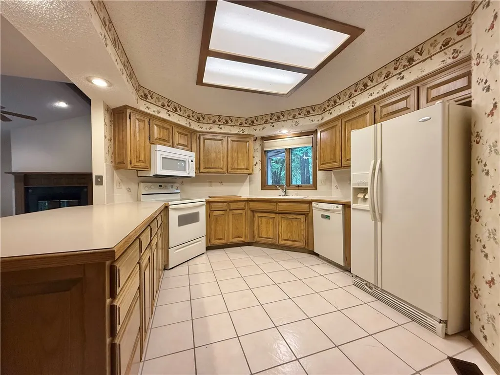 Bella Vista, Arkansas 72715, United States, 4 Bedrooms Bedrooms, ,3 BathroomsBathrooms,Residential,Active,214707