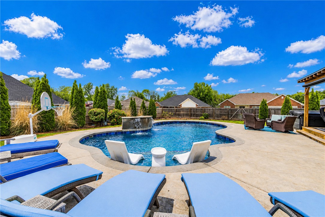 Whispering Timbers Ph 12 Rogers - Residential
