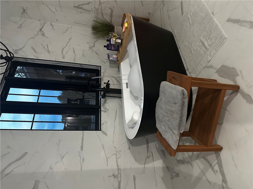 Whispering Timbers Ph 12 Rogers - Residential