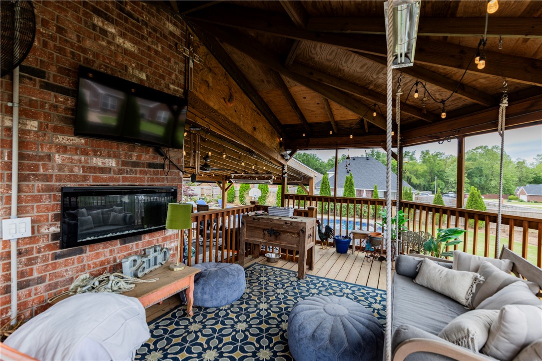 Whispering Timbers Ph 12 Rogers - Residential