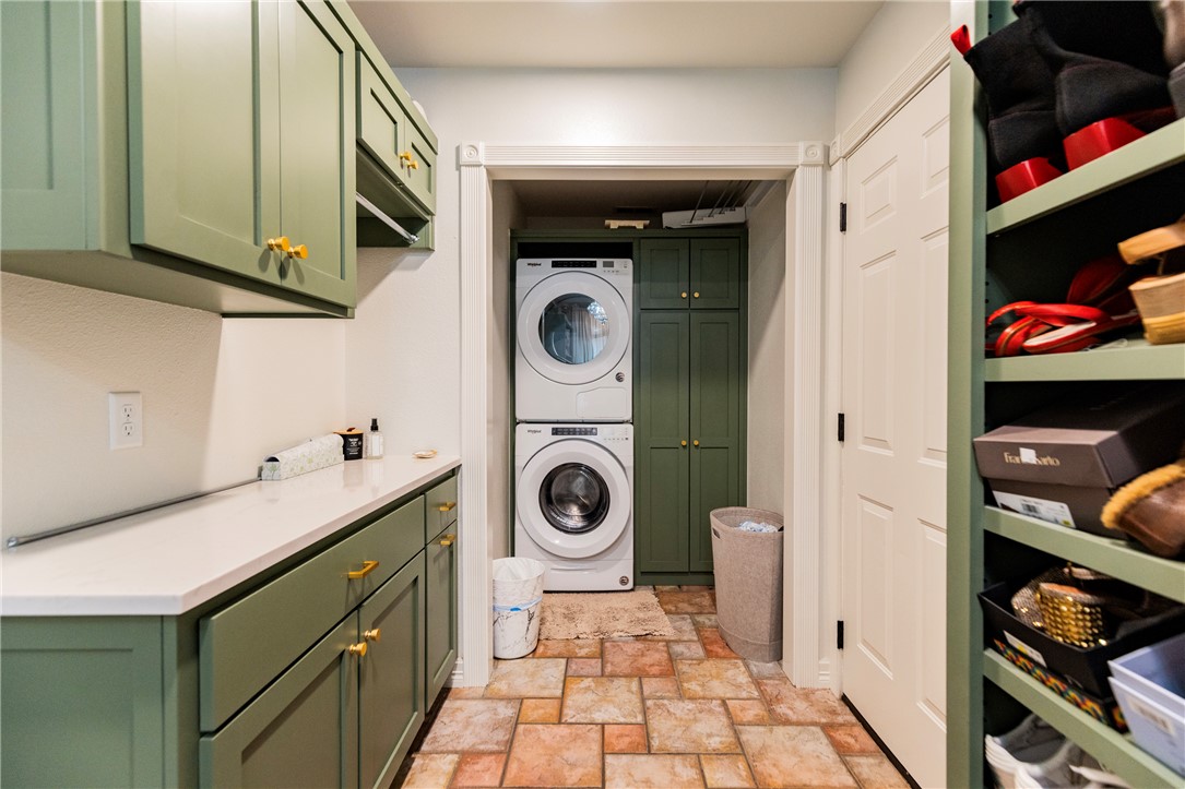 Whispering Timbers Ph 12 Rogers - Residential