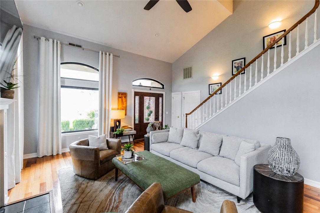 Whispering Timbers Ph 12 Rogers - Residential