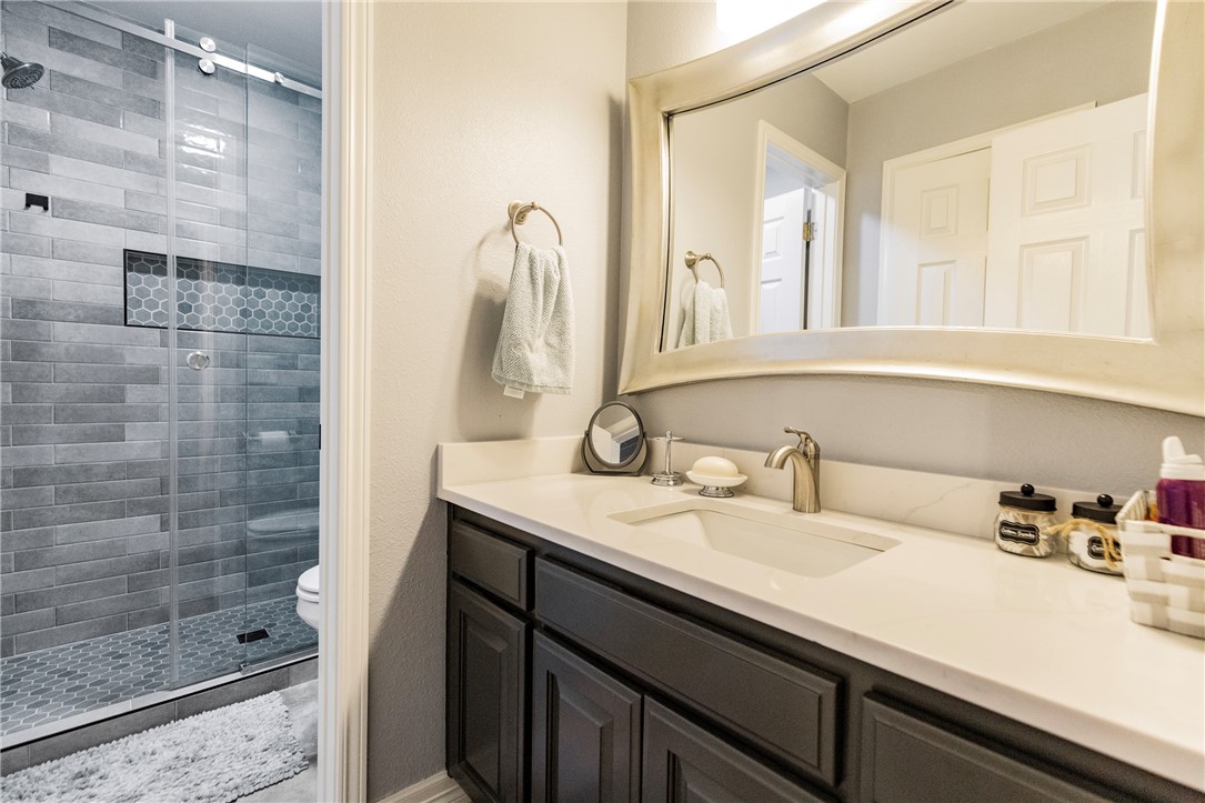 Whispering Timbers Ph 12 Rogers - Residential
