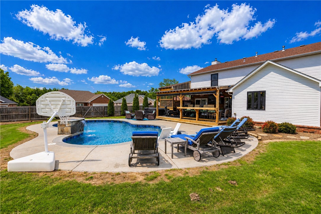 Whispering Timbers Ph 12 Rogers - Residential