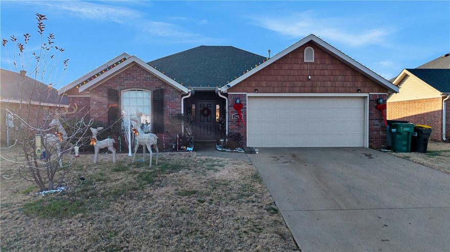 All brick, a walk from schools, split plan, great room w/vaulted ceiling and fireplace, kitchen w/breakfast area, master bedroom has walk-in closet, jetted tub and walking shower, covered patio and wood privacy fenced backyard.