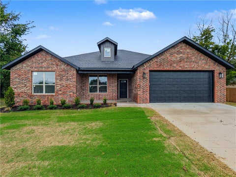 Photo of 10 Olmsted Circle, Bella Vista, AR 72715 (MLS # 1362069)