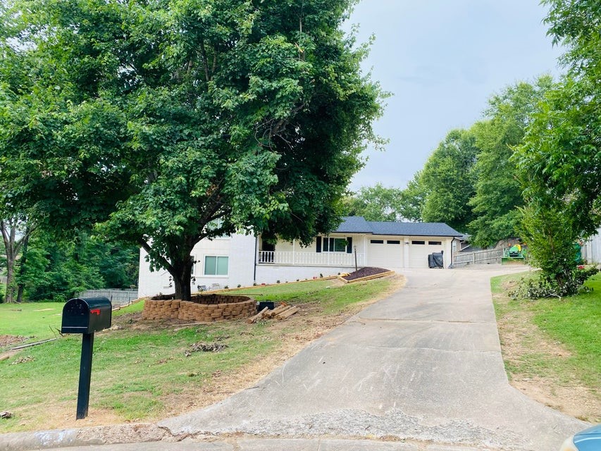 MOTIVATED SELLERS!! Welcome to 504 Dalewood Ct! This 4BR/3BA home offers a 4% ASSUMABLE INTEREST RATE plus $5,000 SELLER CREDIT with acceptable offer!
Conveniently located near schools, hospital, and market, it features thoughtful updates since 2022, new roof (2022), new windows (2022) and new pool liner & equipment (2025). The spacious layout includes a finished basement and modern touches throughout. Enjoy an inground pool (fully fenced), basketball court, and screened-in patio. Lot is .33 acres but feels larger with additional yard space near the court (used, not deeded). Extras include 2-car garage, metal carport, and storage shed. BRING AN OFFER!!