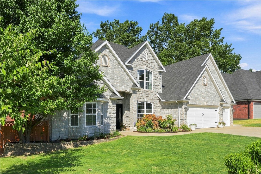 1300 NE Plymouth Drive