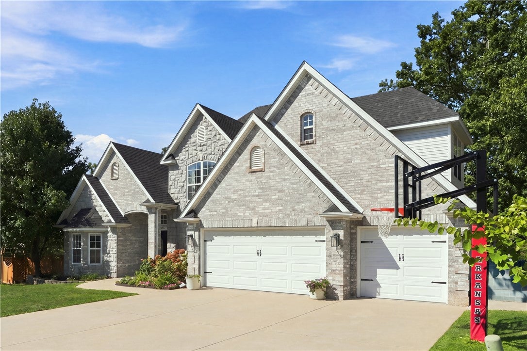 1300 NE Plymouth Drive