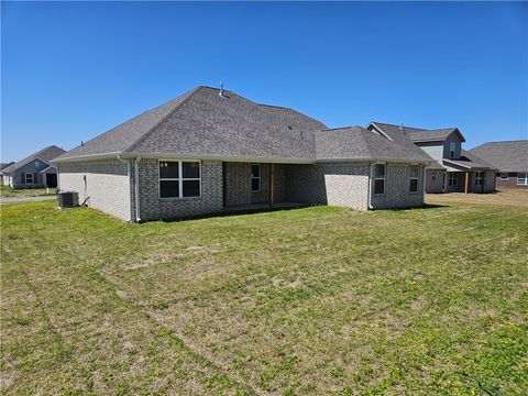 Single Family Residence in Prairie Grove AR 681 Kayla Maria Street 6.jpg