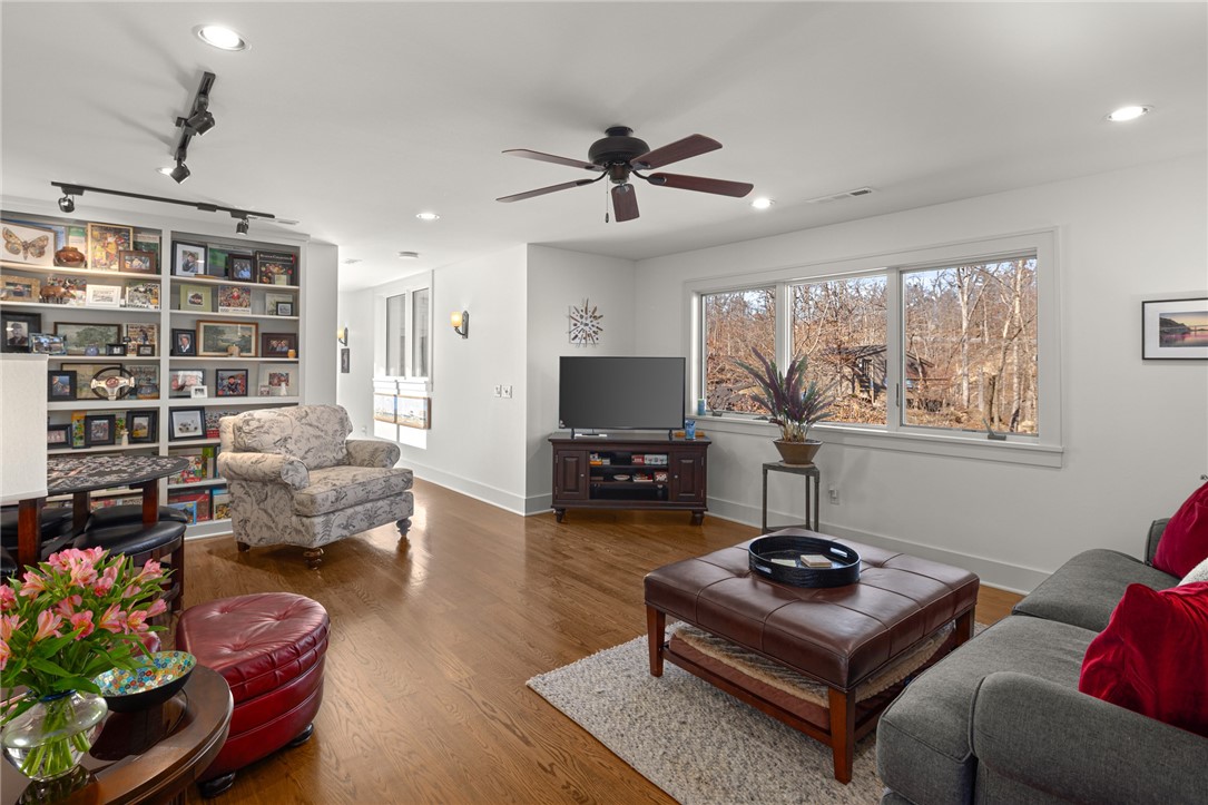 Oakhills Sub Rurban - Residential