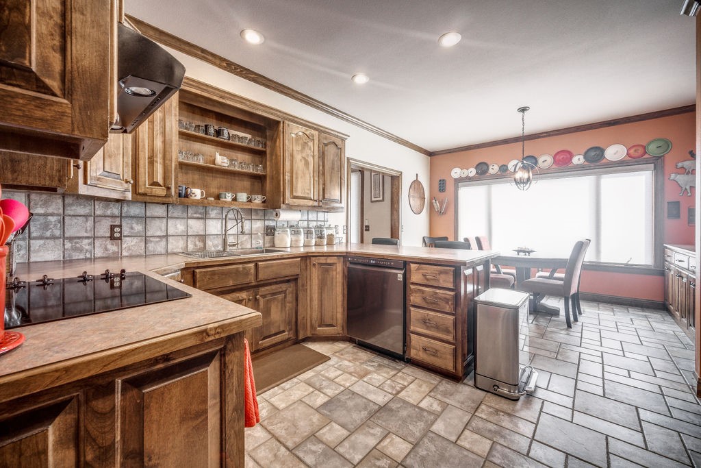 Pine Log - Residential