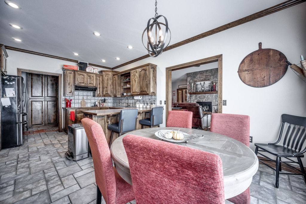 Pine Log - Residential