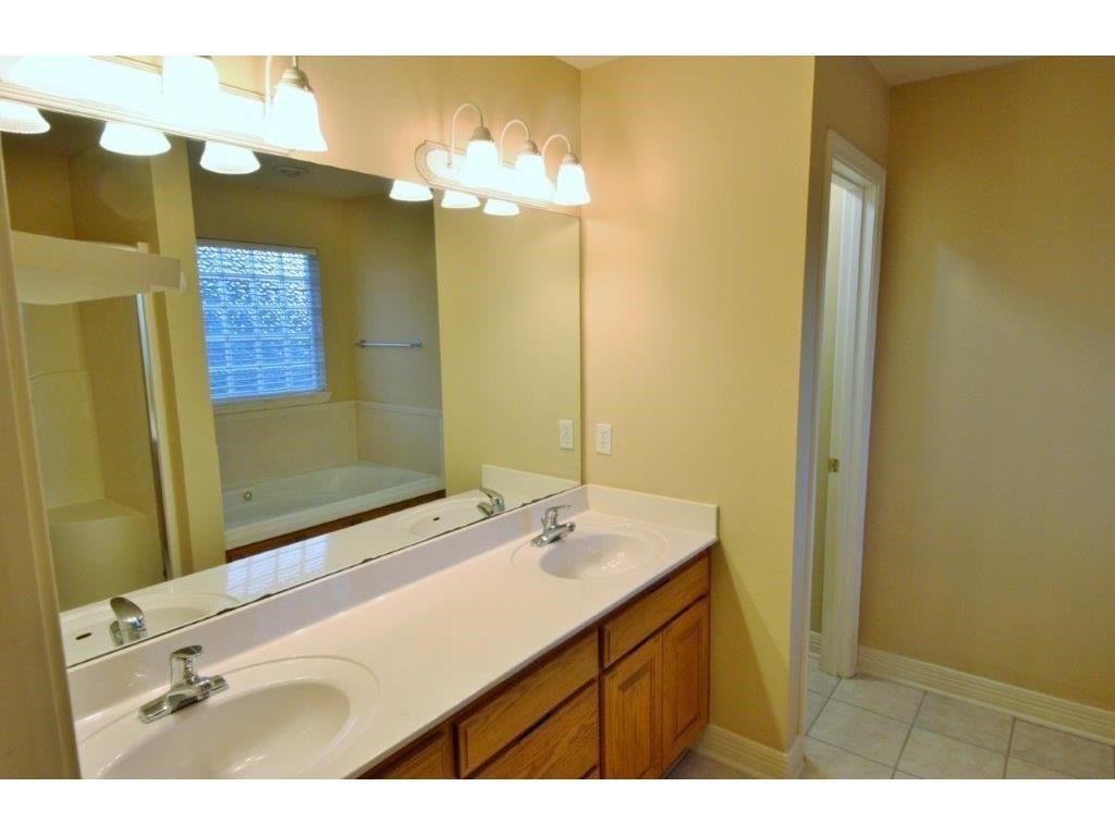 Tunbridge Wells Sub Bentonville - Residential Lease