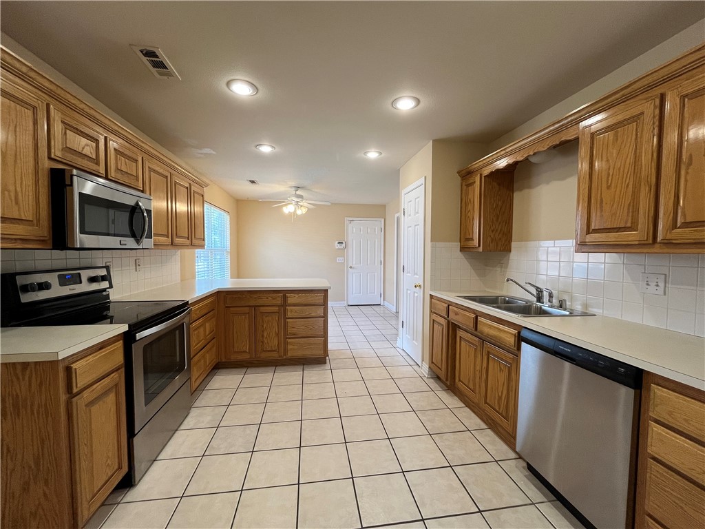 Tunbridge Wells Sub Bentonville - Residential Lease