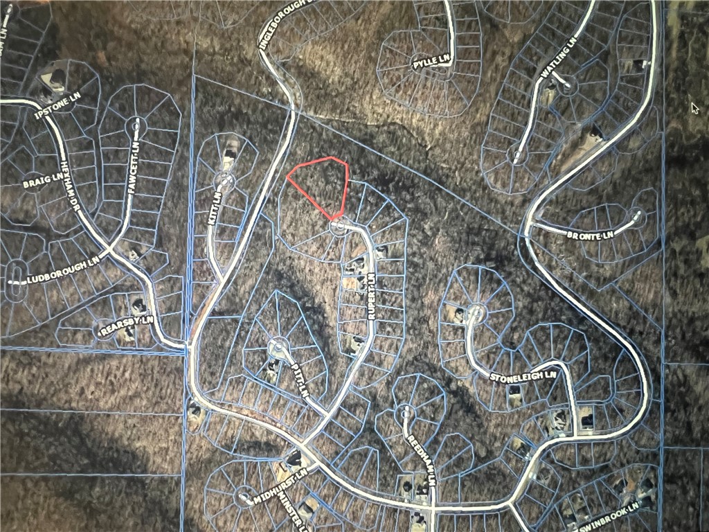 1.59 Acre Estate Lot! Beautiful lot in a quiet, stately area of Bella Vista. Lots this size are hard to come by. Enjoy the hills, wildlife and beautiful sunrises and sunsets from this Eagle's Nest View! Bella Vista excels in creating Recreation, Resort-Style Living. Contractor concierge service stamps this lot as a buildable lot, unlike so many other lots in the area, this lot has a solid build table with plenty room for field lines. With 8 Lakes, 7 Golf Courses, Private Gyms, Pools (in and outdoor), Dining all Exclusive with lot ownership and 100s of miles of Mountain Bike trails, ribboning through the Ozarks. 15 minutes or less to Bentonville and Bentonville Schools!