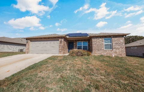 Photo of 146 Worley Street, Huntsville, AR 72740 (MLS # 1366093)