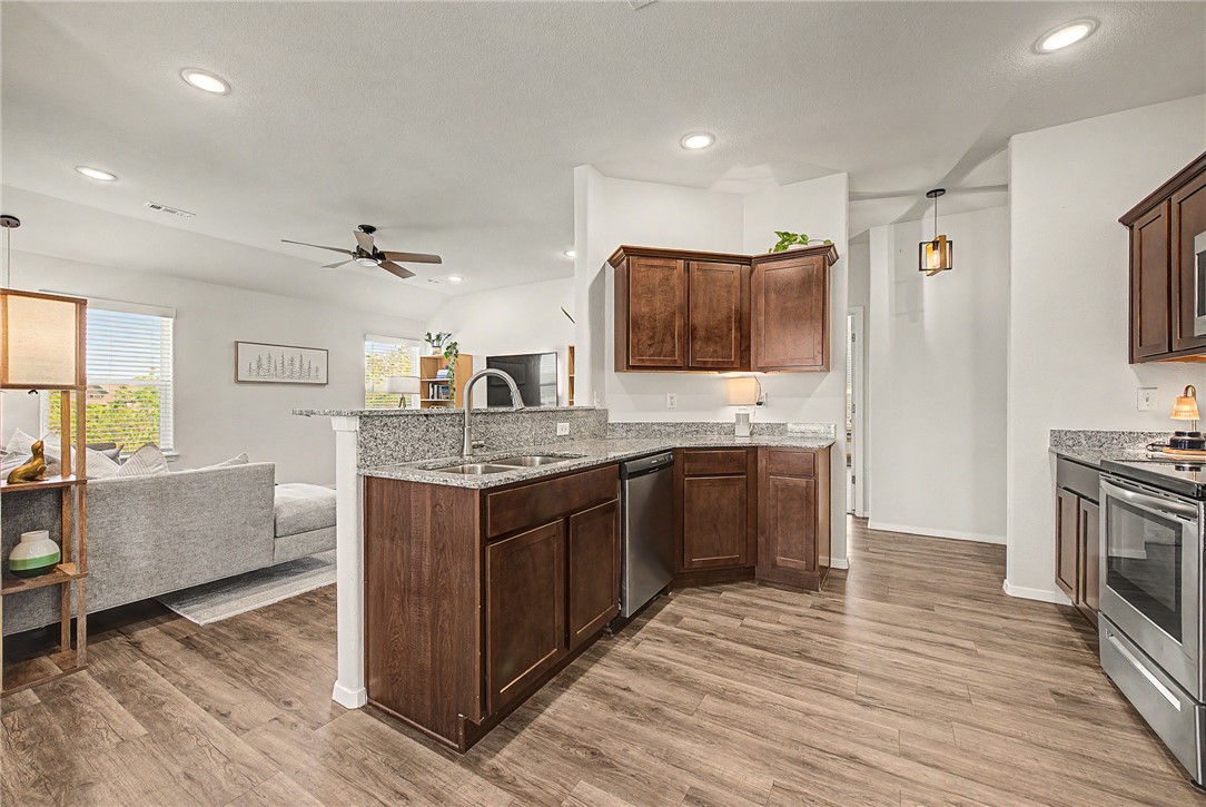 Lakewood Sub Ph Vii Lowell - Residential