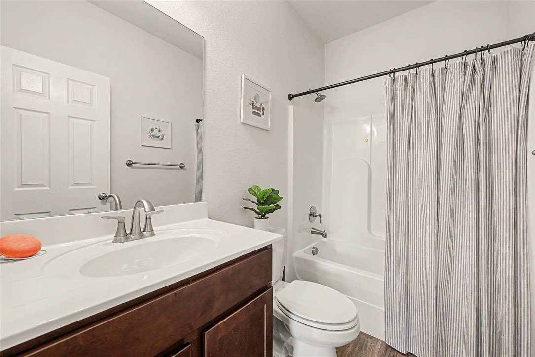 Lakewood Sub Ph Vii Lowell - Residential