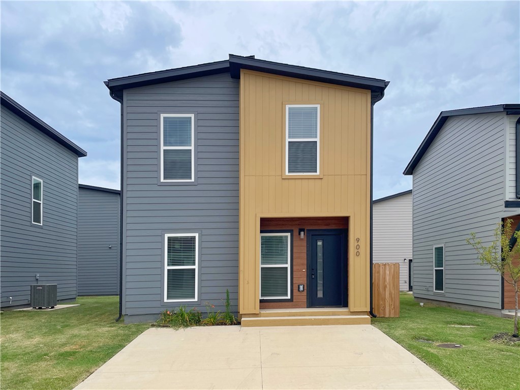 Move into an adorable 3BR/2BA home before Thanksgiving! Modern, smart, affordable living! Looking for that first home, wanting to downsize and simplify, or looking for a low-maintenance investment property, Featherston Village may be exactly what you've been looking for. Never think about lawncare again! Everything you need in a great location. Wonderful new subdivision in Bentonville School District. Less than 5 miles from Walmart Corporate office.