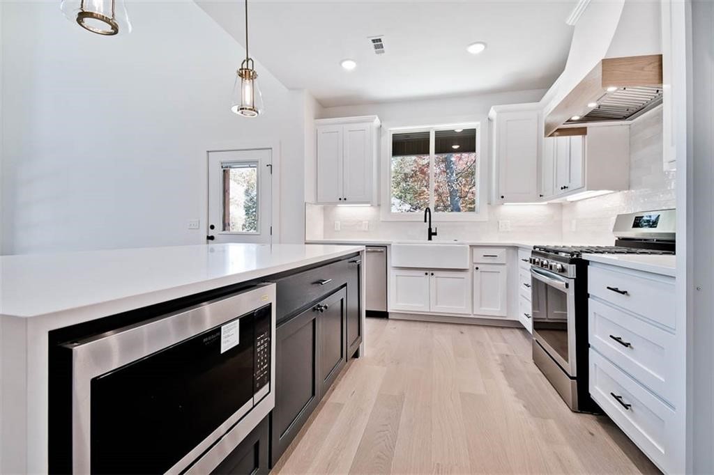 North Riding Sub Bvv - Residential Lease