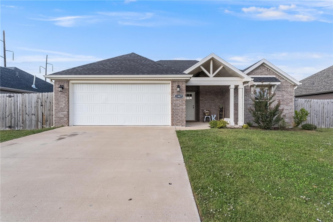 Zero down payment financing for eligible buyers. RD eligible neighborhood. This stunning home is turn key, move in ready, in one of Siloam's favorite neighborhoods. Built in 2021, it has been updated with luxury vinyl plank flooring. The split bedroom floor plan features a large open living/ kitchen concept with tall ceilings, Granite counter tops, a large island bar, and eat in kitchen. The En Suite features a large private bath and walk in closet. You will have all the space you need with this one-third acre lot, a wood privacy fenced back yard, and a large covered patio for family cook-outs.
The quiet neighborhood offers a large community pool and playground. Don't miss this opportunity to get a great home for a great price.