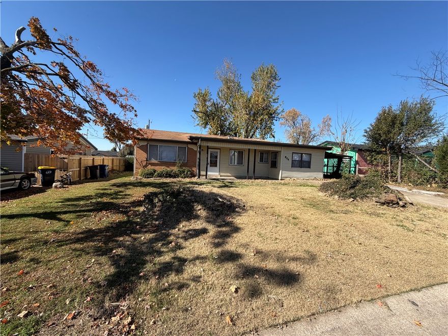 3-bedroom 1 bath with a bonus room, 1 carport, fenced in yard. Close to schools and minutes to downtown Rogers. Needs some TLC, would be a great rental.