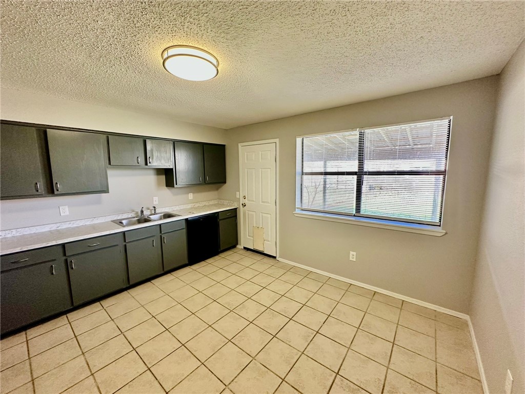 Oak Hill Iii Ph 1 Rogers - Residential Lease