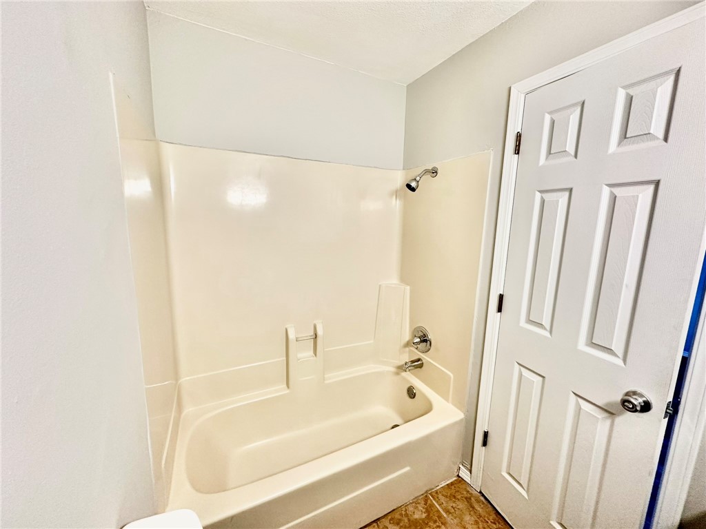 Oak Hill Iii Ph 1 Rogers - Residential Lease