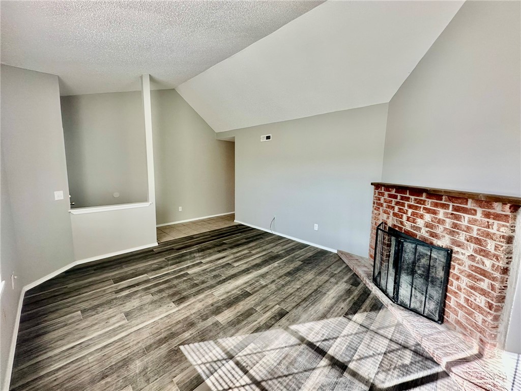 Oak Hill Iii Ph 1 Rogers - Residential Lease