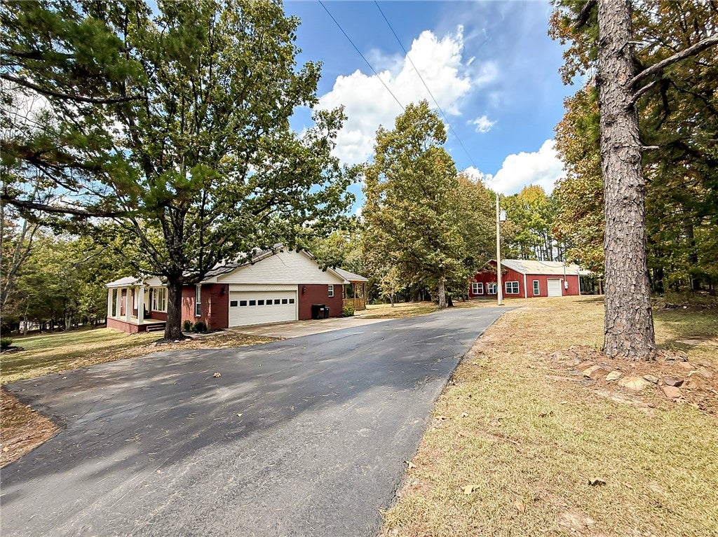 220 Tall Timber Cove