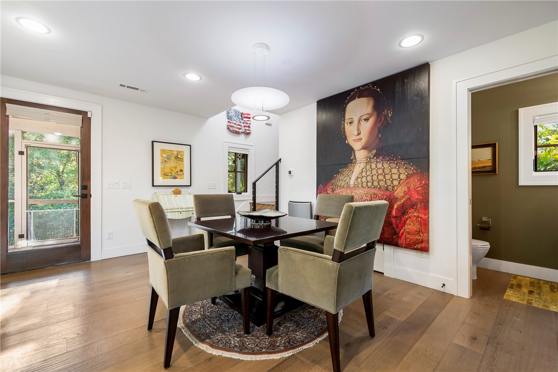 Black Apple - Residential