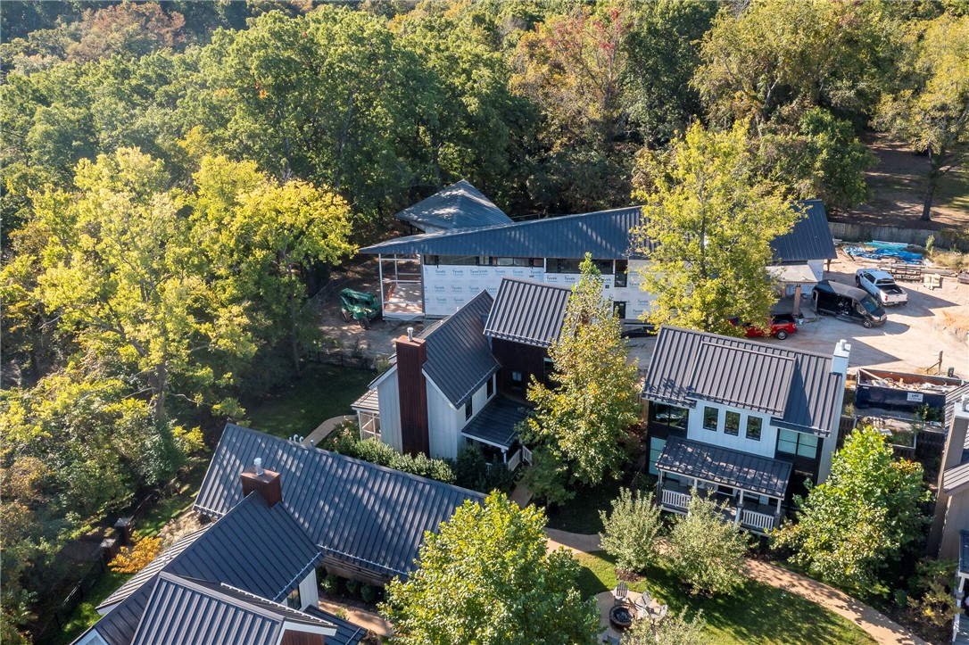 Black Apple - Residential