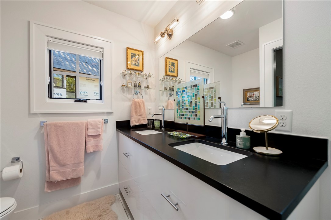 Black Apple - Residential