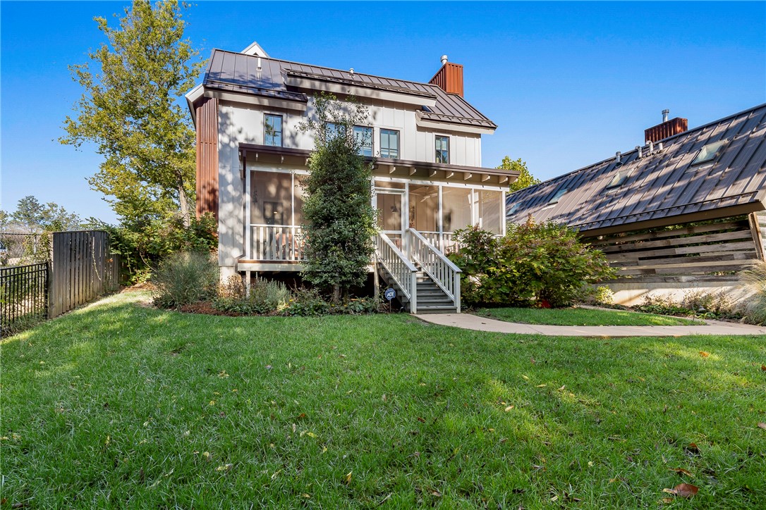 Black Apple - Residential