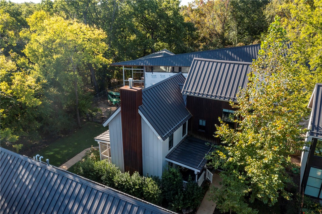 Black Apple - Residential