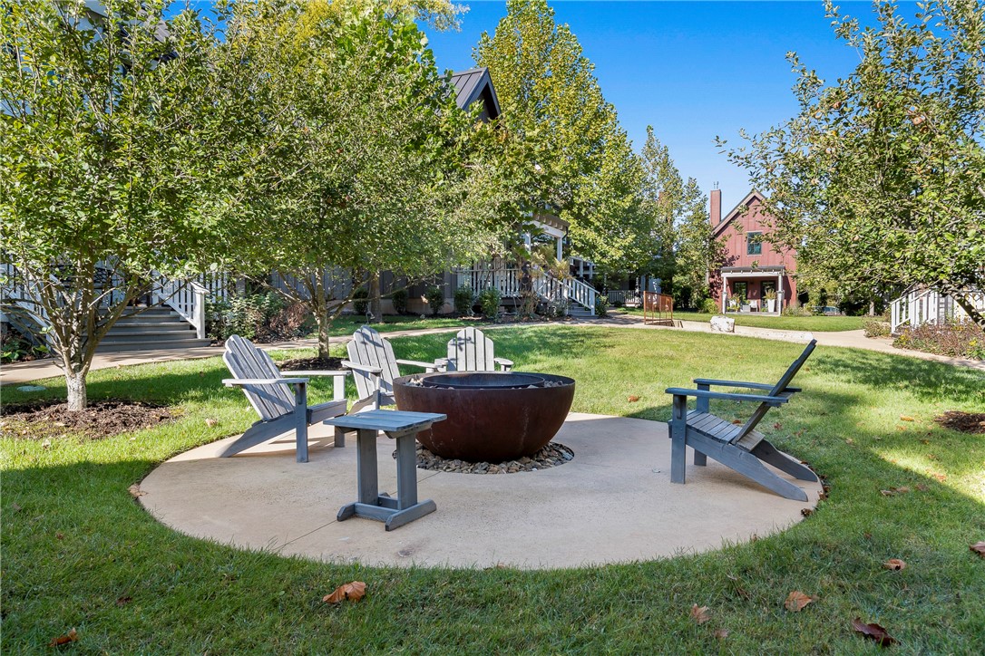 Black Apple - Residential