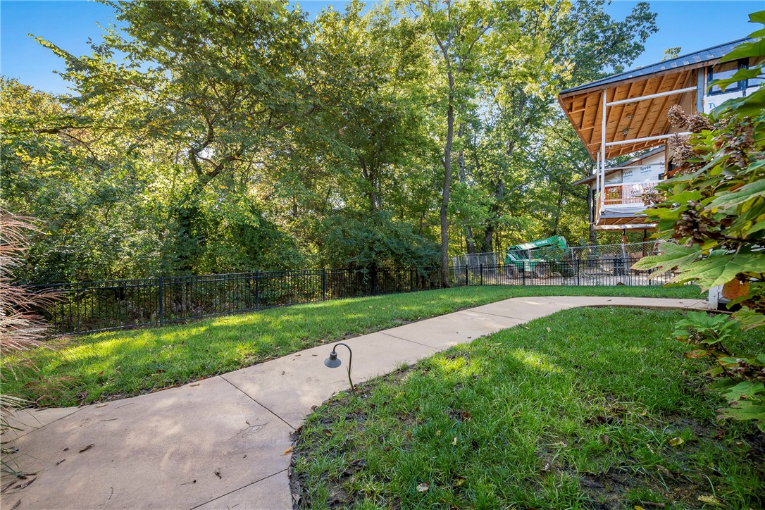 Black Apple - Residential