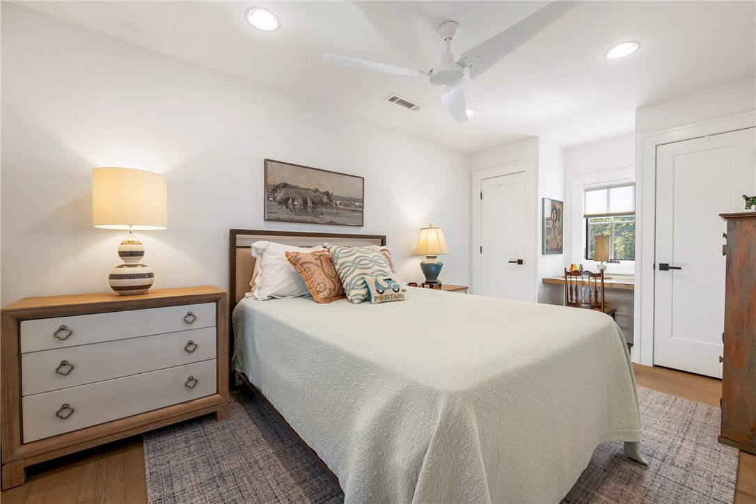 Black Apple - Residential