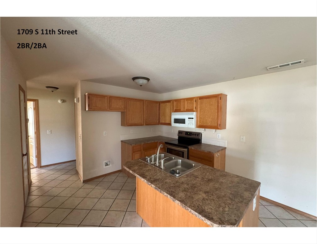 Catalpa Circle Rogers - Residential