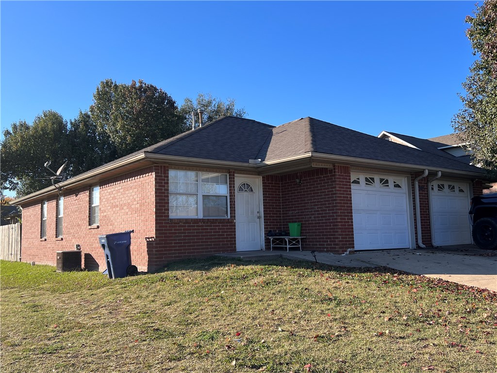 Nested in the heart of Siloam Springs, this duplex is just a quick drive to anywhere you need to go. Whether its the Siloam Springs Aquatic Center, City Lake, downtown shopping center or the Siloam Springs Golf Course, this duplex truly is just minutes away. This duplex contains 2 units consisting of 2 beds along with 2 full baths each. As well as an attached garage.